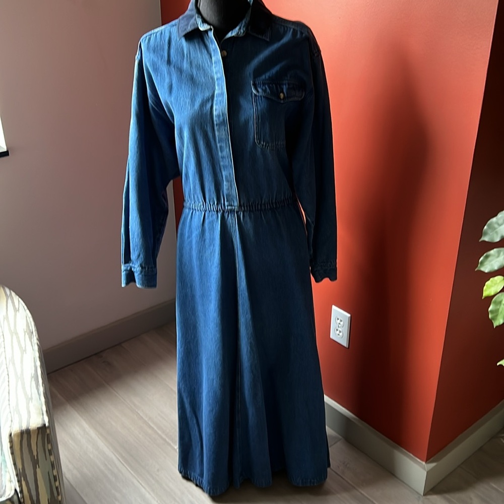 Long sleeve denim dress with navy corduroy collar